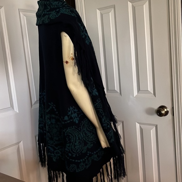 𝅺catherine’s Fringed Navy Teal Shawl Shrug Cape OS - Picture 4 of 9